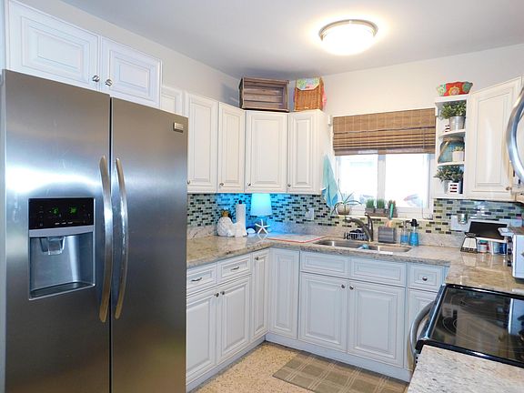 5th image of 1824 N M St