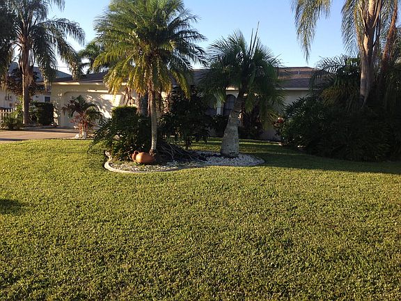 2nd image of 1129 SW 52nd St