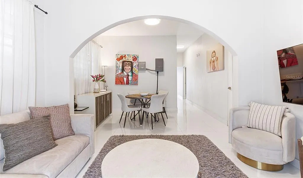 2 bed, 1.0 bath, 754 sqft, $2,900 — Photo 1
