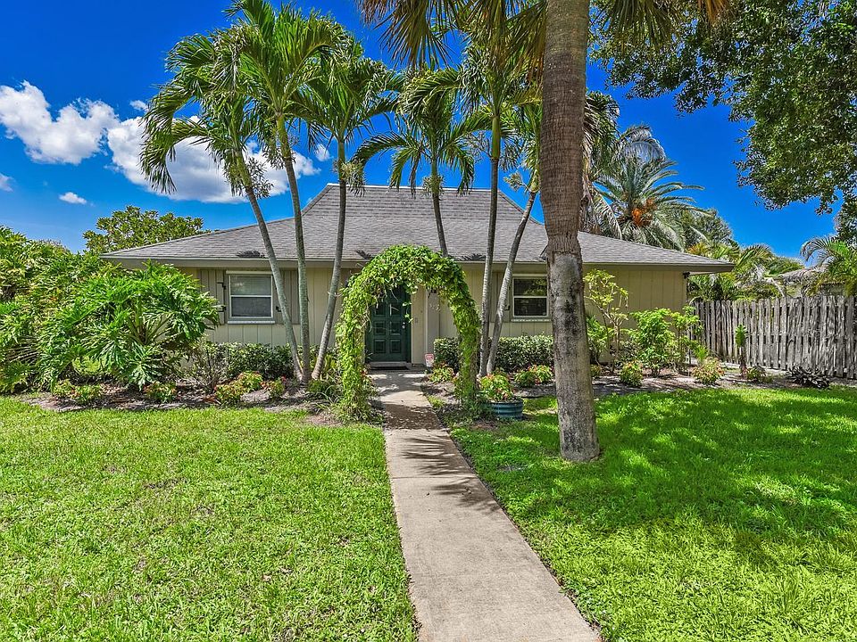 1st image of 322 SW INDIAN GROVES Drive