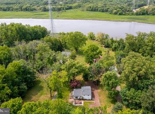 15C Creekview Rd, Willingboro, NJ 08046