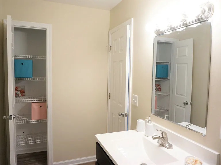Pembroke Crossing Apartments (825 Crossing Court #103, Virginia Beach, VA 23455) — Photo 27
