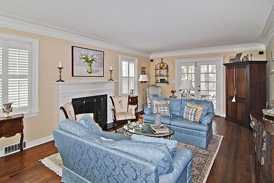 4th image of 1117 Rossell Ave