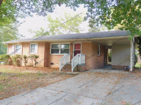 2002 Belcrest Dr, Greensboro, NC 27406