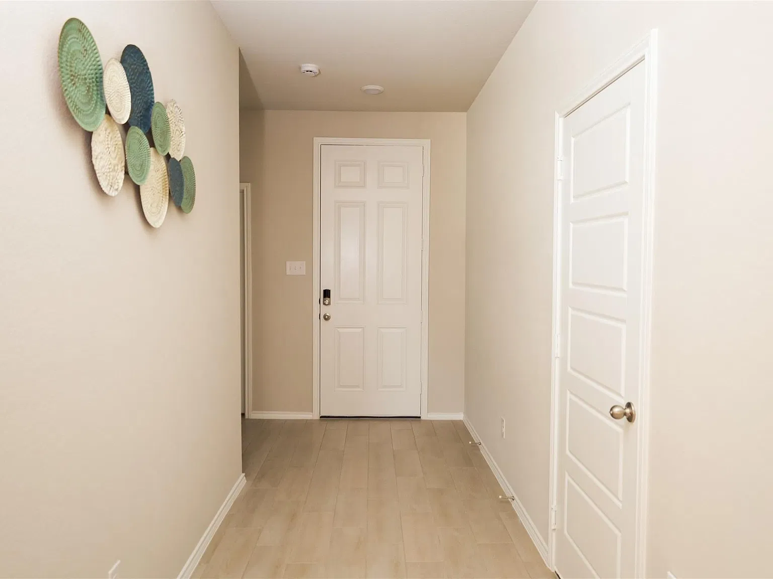 3 bed, 1461 sqft, $2,300 — Photo 3