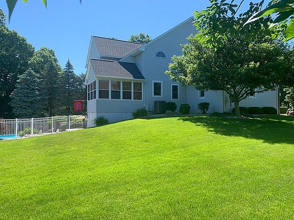 5th image of 8772 Pine Island Ct N