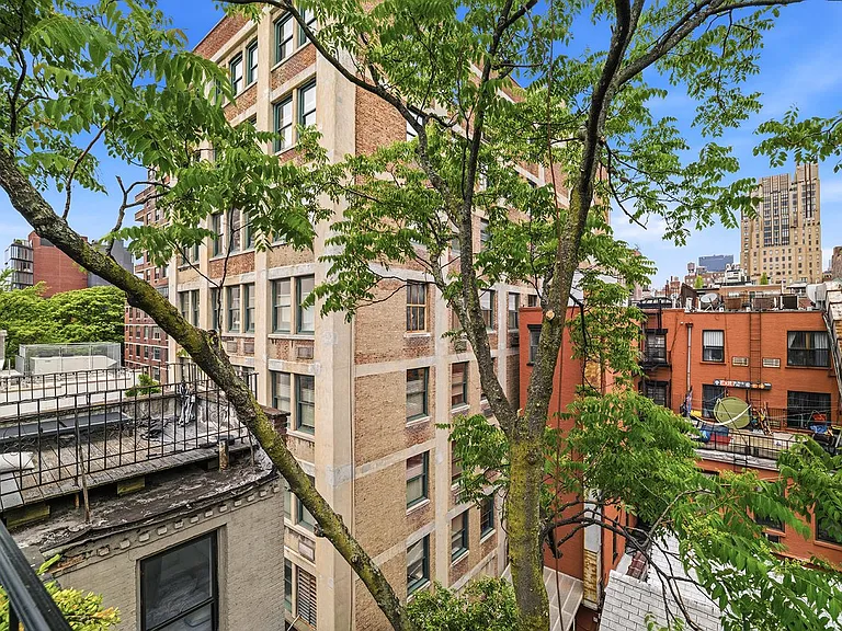 213 W 13th St #5C — Photo 11