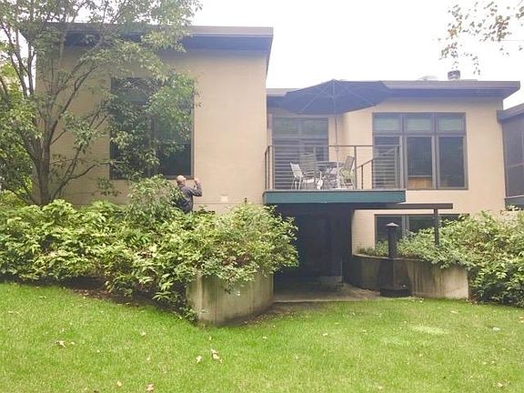 2nd image of 2515 W 52nd St