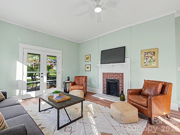 4th image of 152 W End St