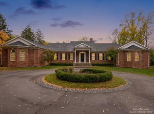 250 Barton Shore Dr, Ann Arbor, MI 48105