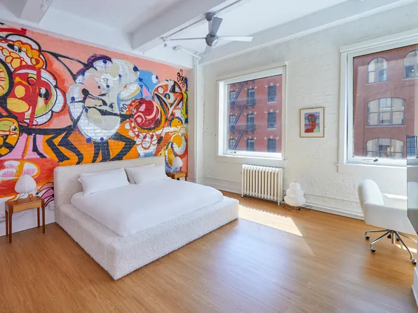 427 Washington Street image 10 of 17