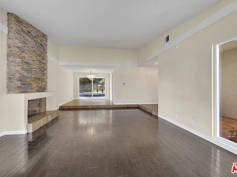 26572 Academy Dr — Photo 13