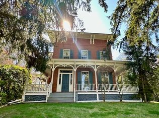 18 Marshall Phelps Rd, Windsor, CT 06095