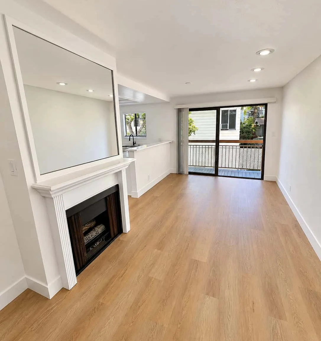 1321 N Vista St — Photo 2