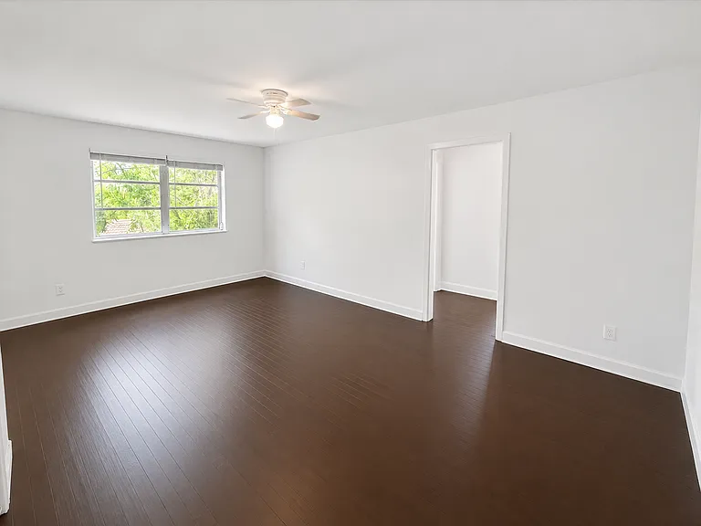 1556 Polk St — Photo 12