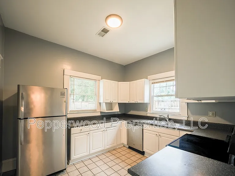 318 Hydrick St — Photo 13