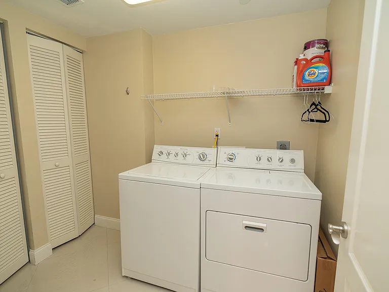 9 NE 20th Ave #501 — Photo 19
