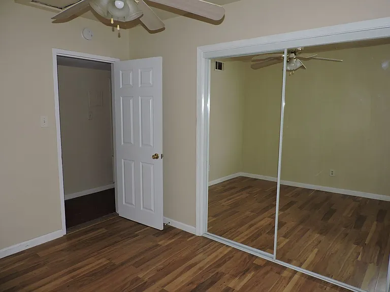 1117 Medford Ave — Photo 11