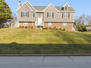 9111 Misty Ridge Dr, Chattanooga, TN 37416