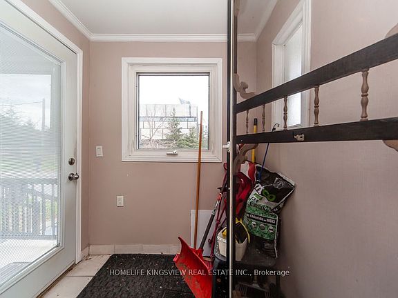 3rd image of 46 Coolmine Rd