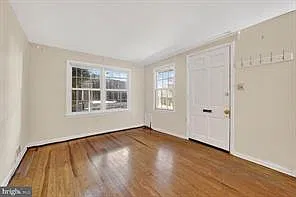 Georgetown - 2 Bedroom- House — Photo 2