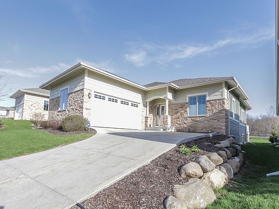 4th image of 9010 Royal Oaks Cir