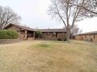 2121 P R Lyons Ave, Clovis, NM 88101