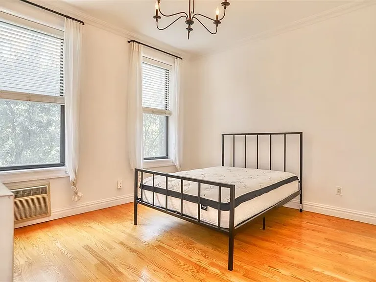 1122 Hudson St #2B — Photo 13