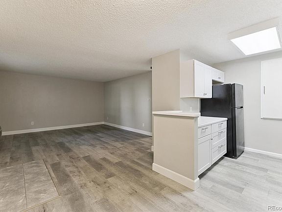 4th image of 2225 S Jasmine Street #102