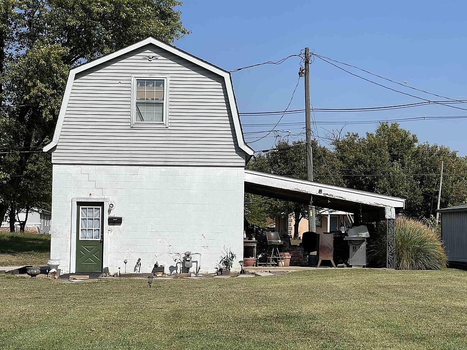 2nd image of 1505 Dresden St