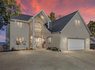 5879 Shore Acres Rd, New franken, WI 54229