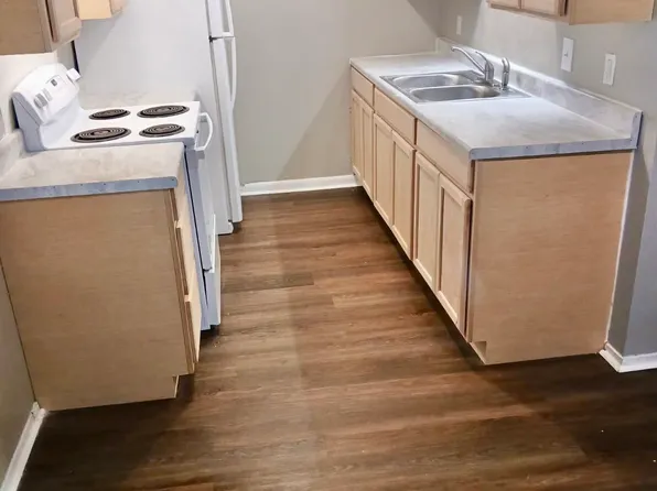 100 Moffat Rd #B-03, Cheraw, SC 29520