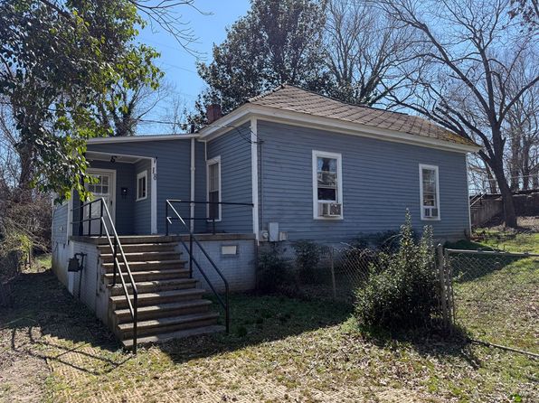 18 S Greenwood Ave, Ware Shoals, SC 29692