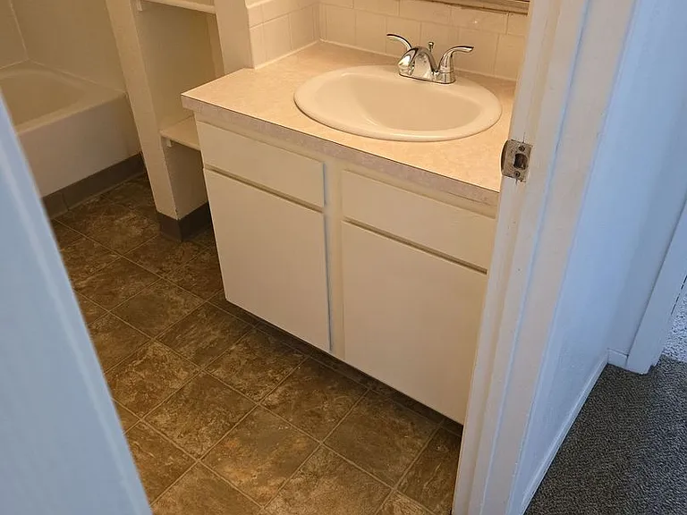 2049 SW 6th Ave — Photo 16