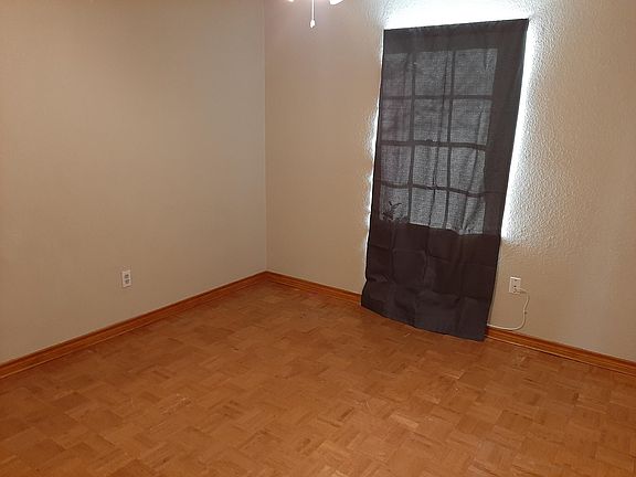 3rd image of 3846 Commonwealth Dr