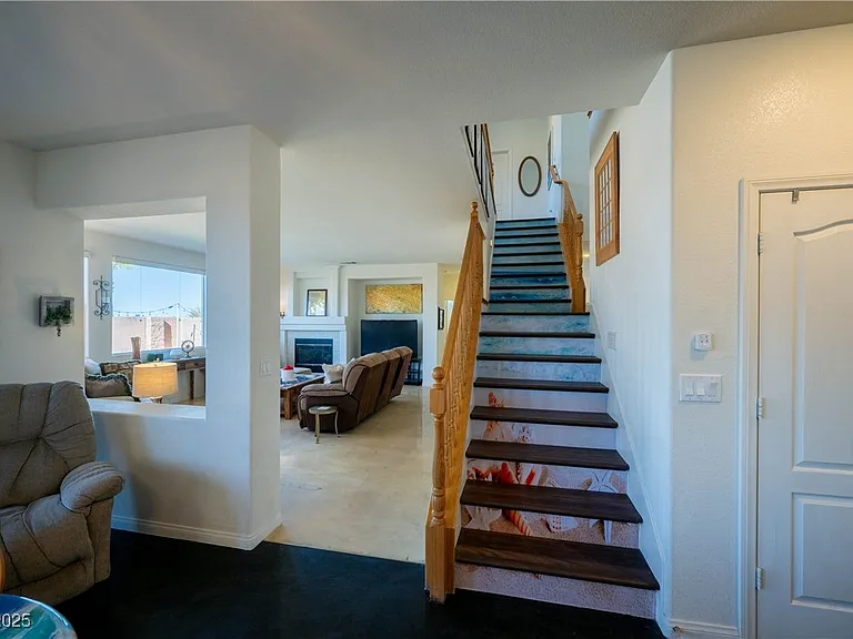 359 Hoskins Ct — Photo 17