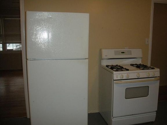 3rd image of 3343 Bedford Ln