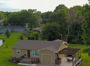 405 N Jefferson St, Spring Hill, KS 66083