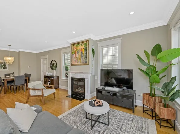 7 King St #1, Dorchester, MA 02122