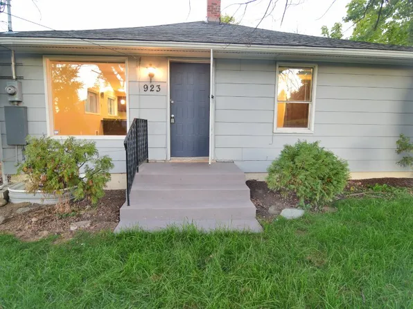 923 S Bowdish Rd, Spokane, WA 99206