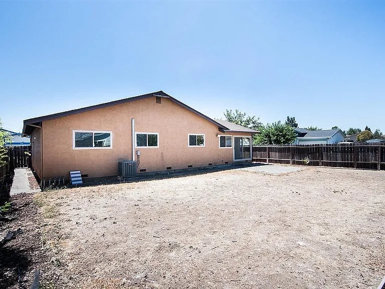 1208 Pheasant Dr — Photo 20