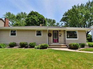 2608 N Elmwood Ct, Appleton, WI 54911