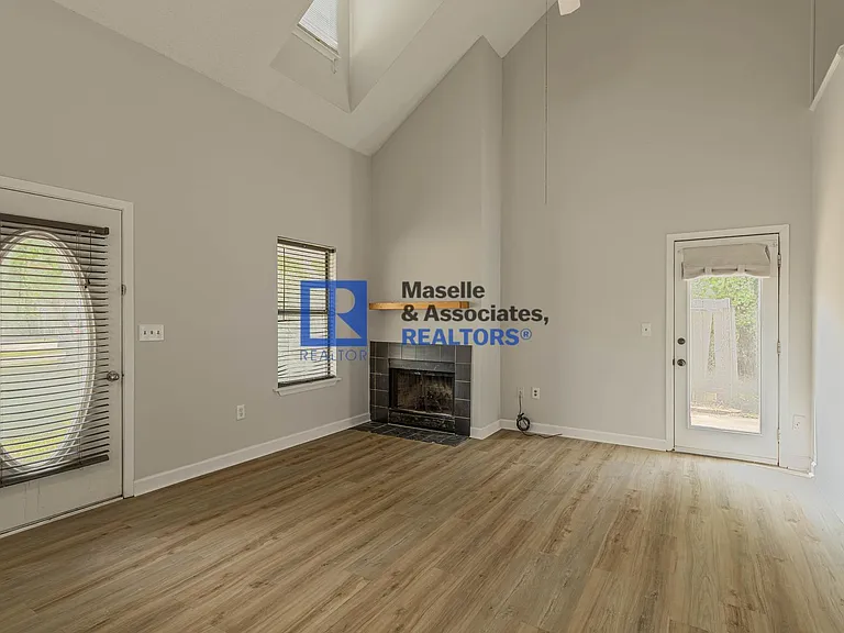 520 Twin Pine Cv — Photo 9