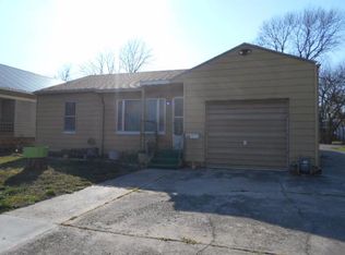 211 S 15th St, Independence, KS 67301