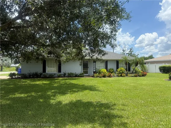 5200 Diamond Dr, Sebring, FL 33875