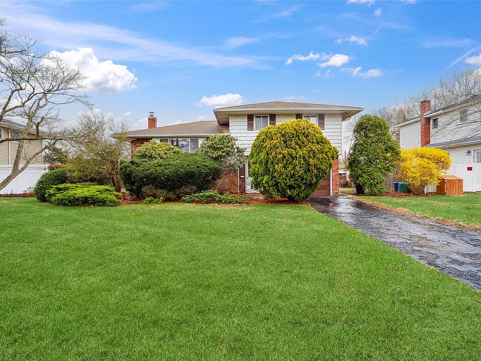 1st image of 20 Hofstra Drive