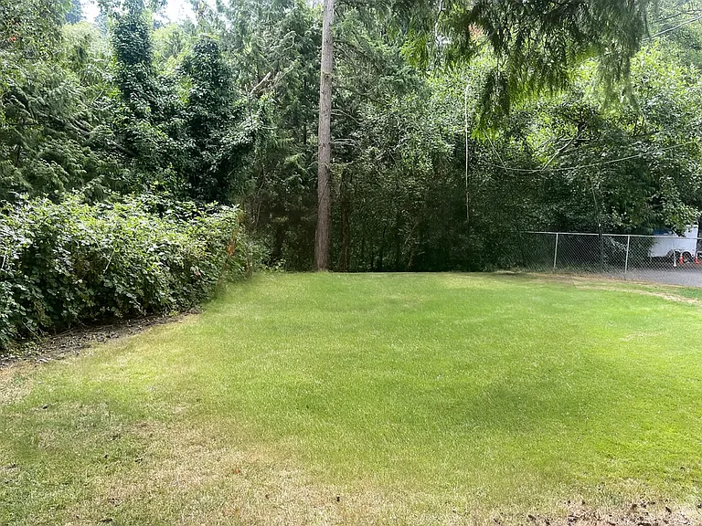 1240 NW 195th St — Photo 22