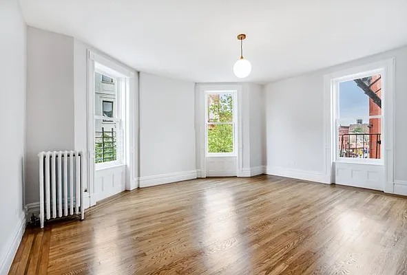 Rented by Compass | media 9