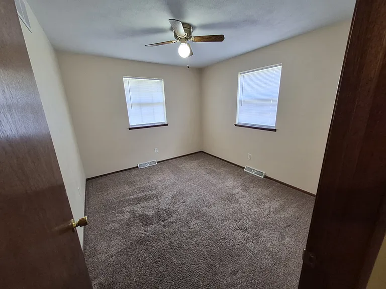 2712 Wesley St — Photo 7