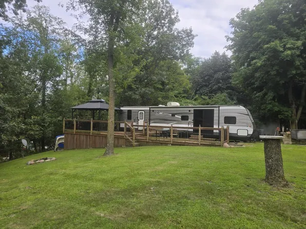 5/343 & 344 Woodhaven Dr E, Sublette, IL 61367